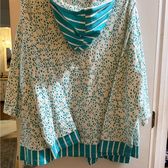 2 Piece set- Chico’s Stylish Teal and White Women's Jacket with matching top. - Picture 2 of 11